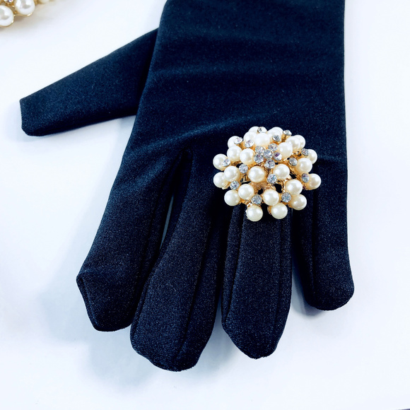 Audrey Hepburn Costume Accessories & Jewelry Set - Picture 8 of 8